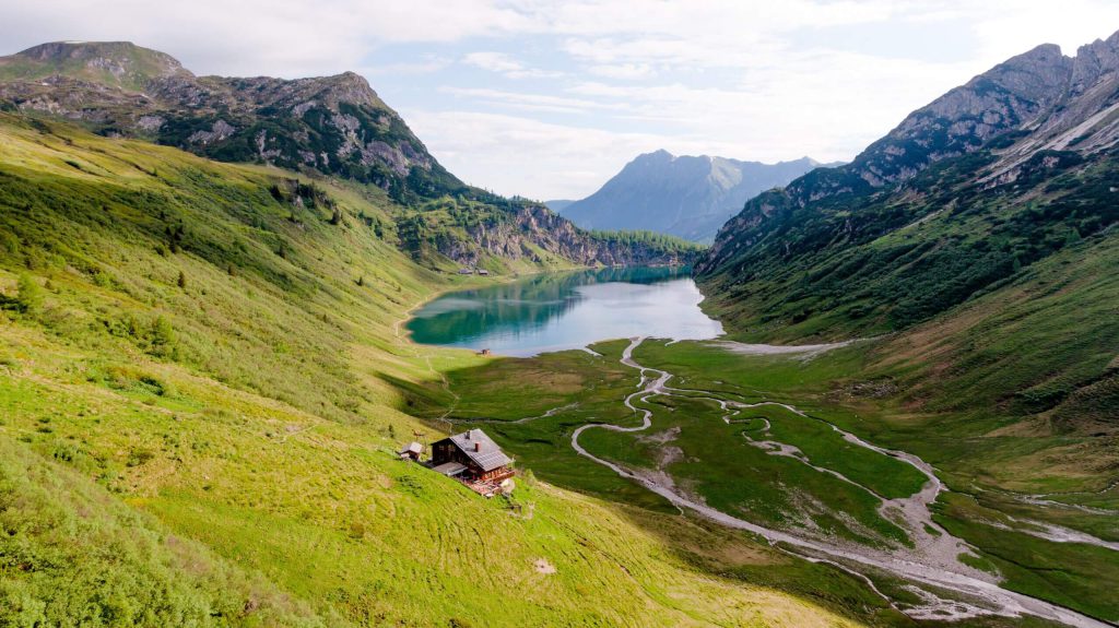 Wanderung zum Tappenkarsee in Kleinarl – der idyllische Bergsee im Salzburger Land als Highlight für Gäste vom Bio-Bauernhof Schwabhof.